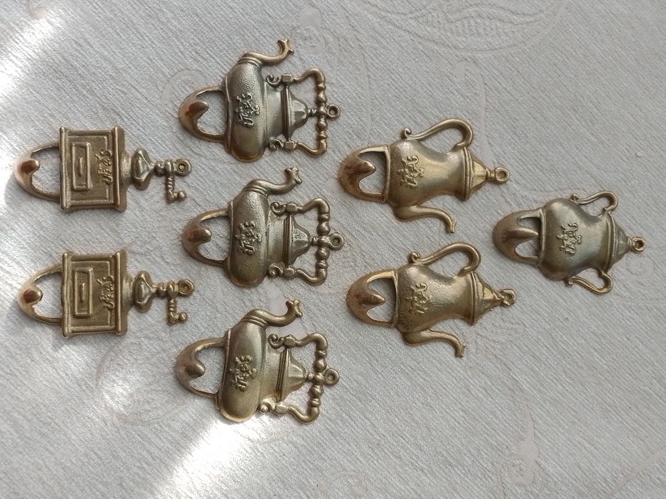 Закачалка за стена месинг