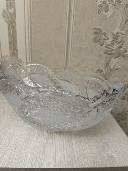 Продам  хрустальную вазу