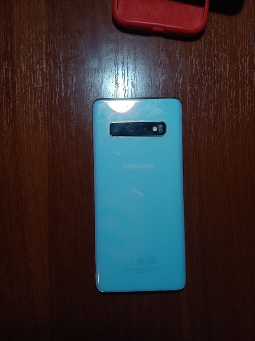 Продам или обменяю 2 Samsung S10