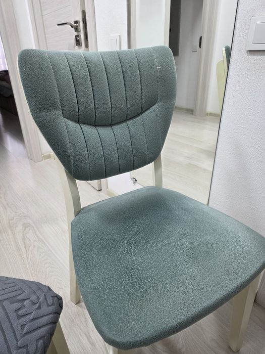 Кухонный стол из мдф и стулья!