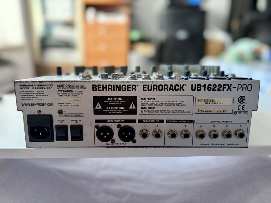 Микшерный пульт BEHRINGER eurorack UB1622FX-PRO
