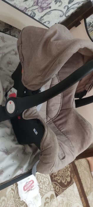 Автокресло сотилади