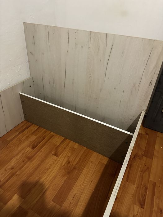 Vand schelet de pat 1 persoană