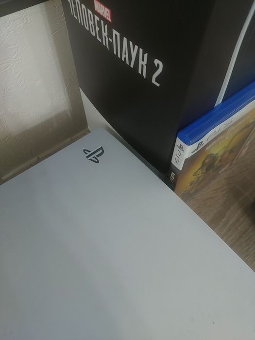 Продам плейстейшен сони 5 два джостика 4 диска игры в подарок