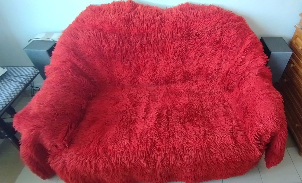 Двуместен диван и фотьойли плюс бонуси