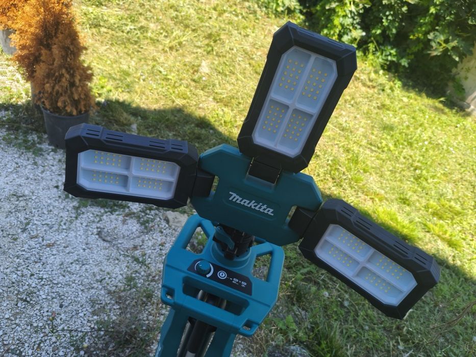 2026 - Makita ML 014G / XGT / 40 V - Мощна светлинна кула 15000 Lm