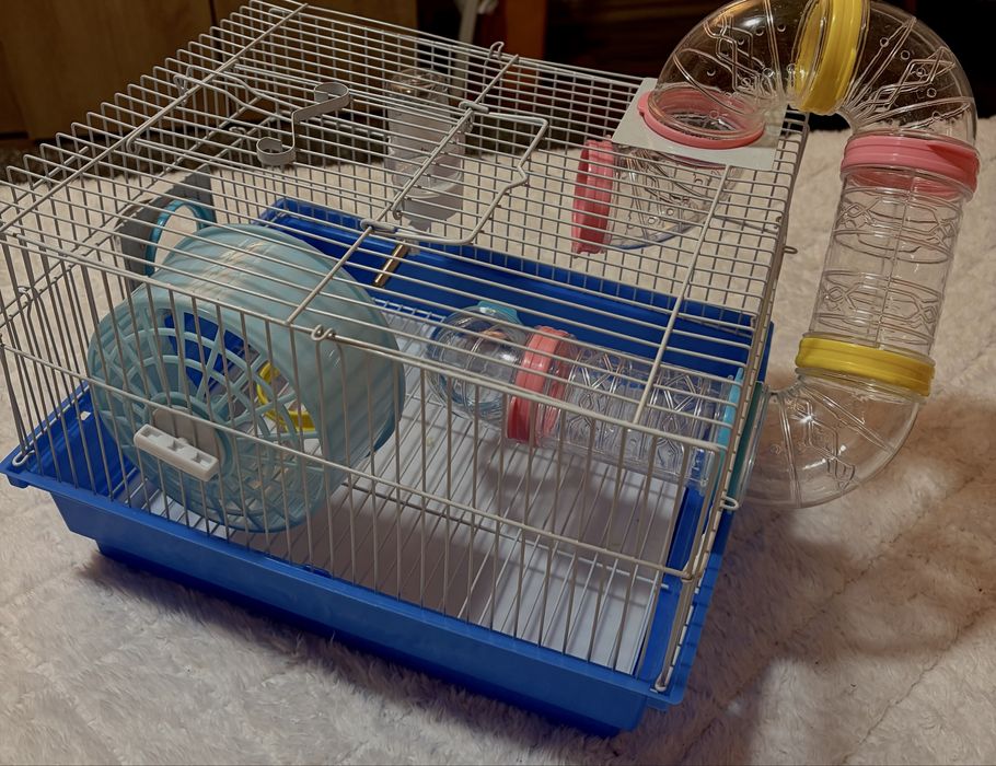 Cușcã pentru hamster + 2 bilã/sferã pentru hamster.