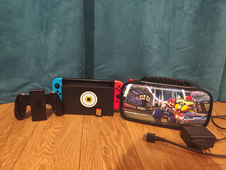 Nintendo Switch +carcasă de protecție + Minecraft