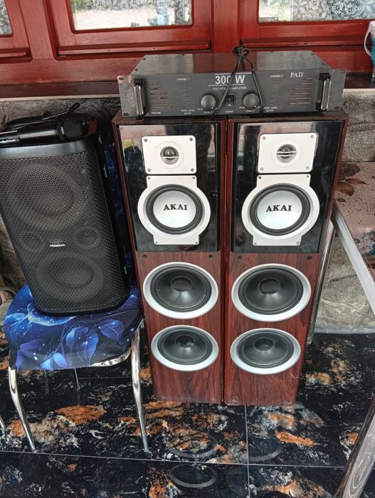 Vind 2 Boxe AKAI model SS006A-305 CU 150W FOLOSITE105X26X33cm