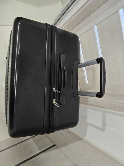 Куфари на Samsonite чисто нови