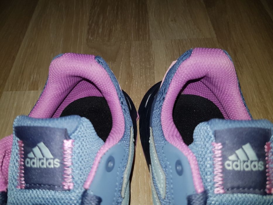 Adidasi Adidas marimea 40