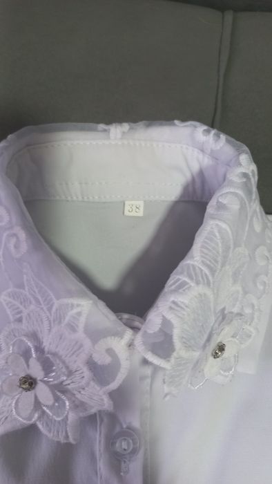 Продам блузку 2000