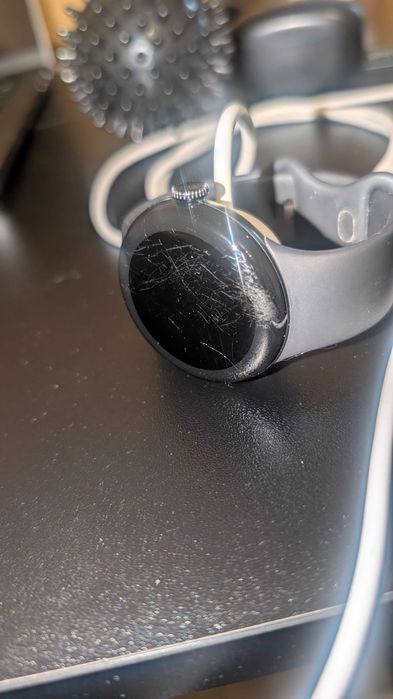 Pixel watch 2 (царапанные)