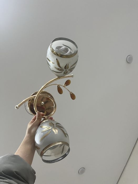 Продам 2 люстры/плафоны