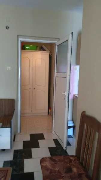 Дава се под наем Едностаен апартамент в Бургас, Център - 30 кв.м за 100 € - Снимка #4