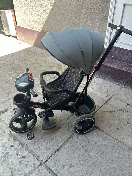 Продается коляска и трёхколесный велосипед
