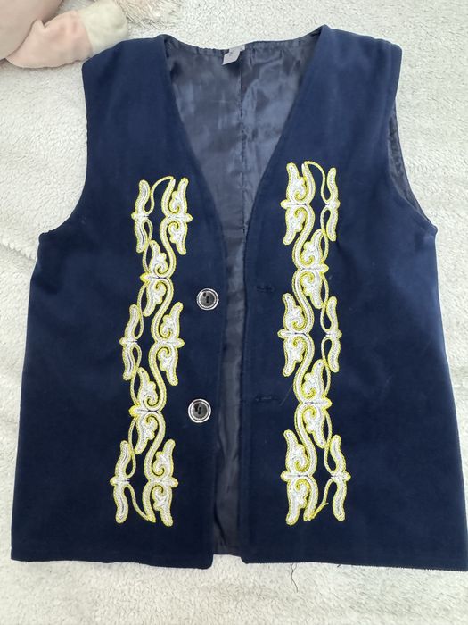 Продам камзол детский