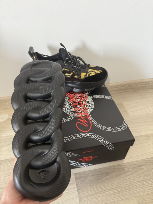 versace chain reaction