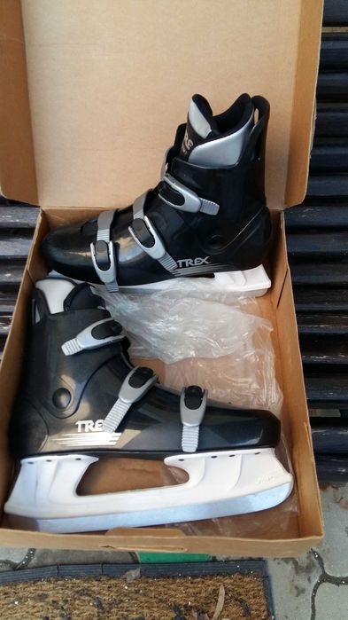 Vand patine nr 47 noi cutie
 hochei. ascutite