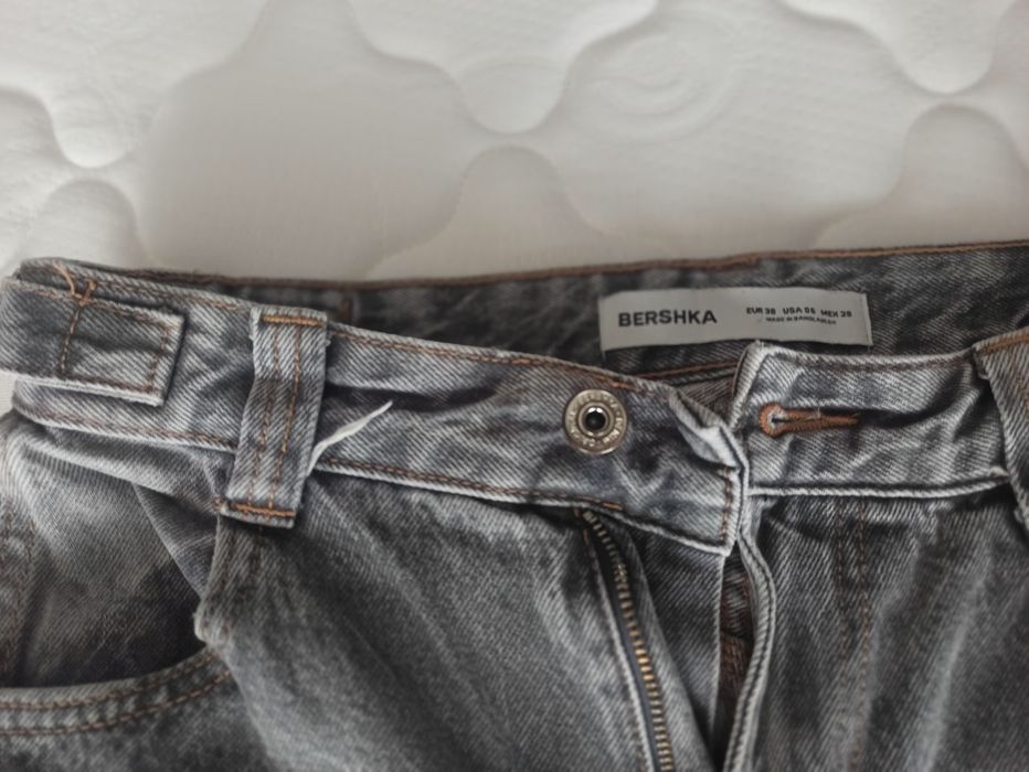 Дънки Bershka EUR 38