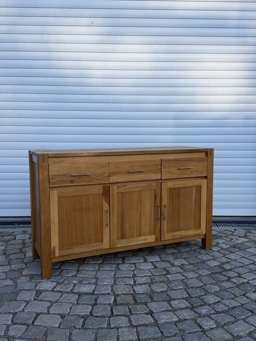 Дъбов бюфет – масив