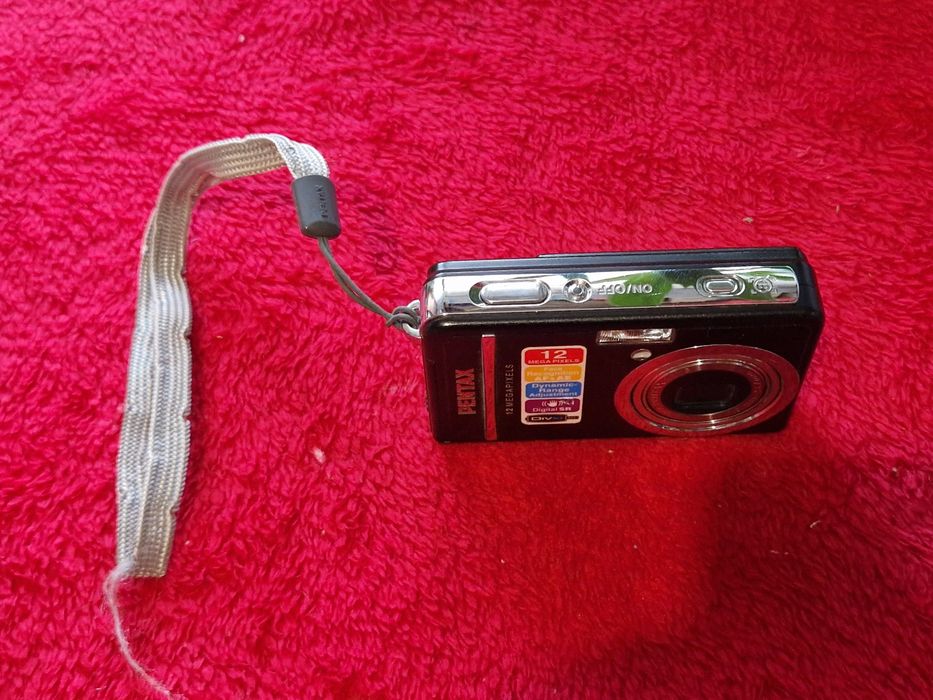 Aparat foto Pentax cu defect la display