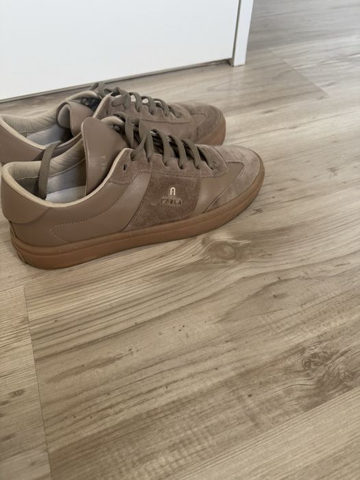 Сникърси Furla. Естествена кожа и велур.