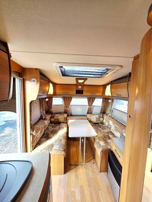 Rulotă Swift Challenger, înmatriculată,pat matrimonial central!