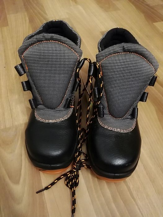 Продаём рабочие ботинки летний 38 размер .