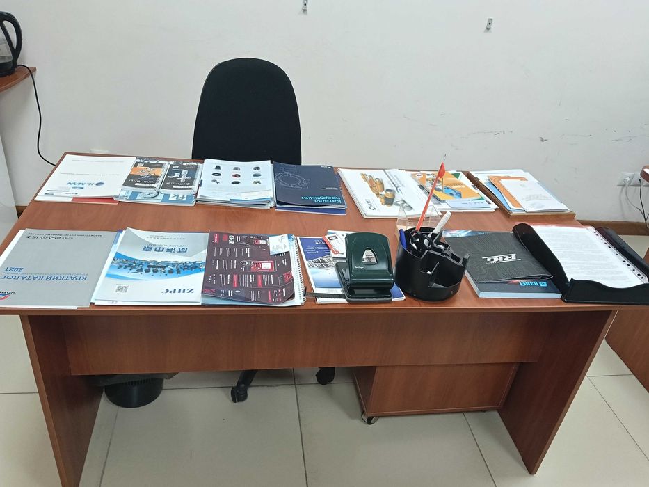 Офисная мебель, столы, шкафы