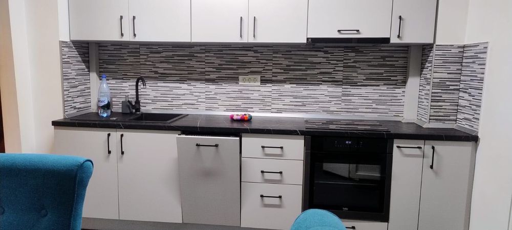 Apartament vu 3 camere de inchiriat in alfa