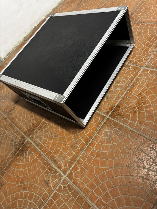 Vand Case pentru amplficator cu tot cu Prelungitor !!