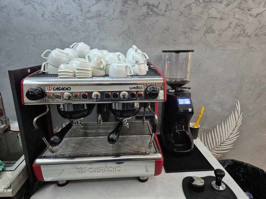 Кофемашина Casadio, кофемолка Simonelli