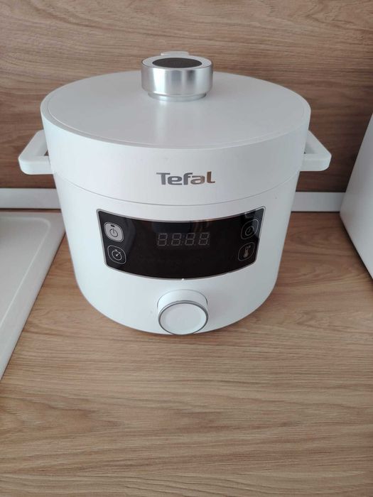 Multicooker Tefal Turbo Cuisine CY754, capacitate 5l, pret 320 lei