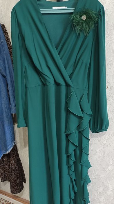 Продам платье красивое