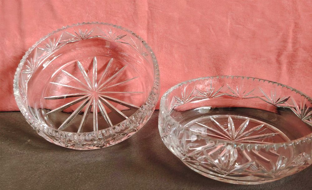 Кристални чаши и купи.