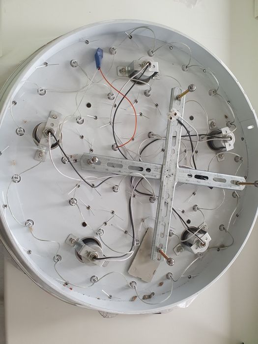 Люстра б/у в рабочем состоянии