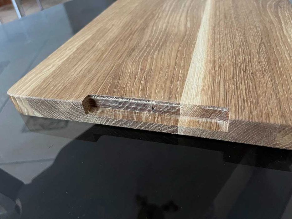 Tocător din stejar masiv 50x28x2,5 cm cu canal pentru suc