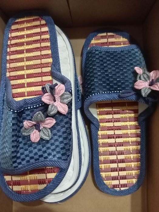 Продам тапочки р. ; 40-41