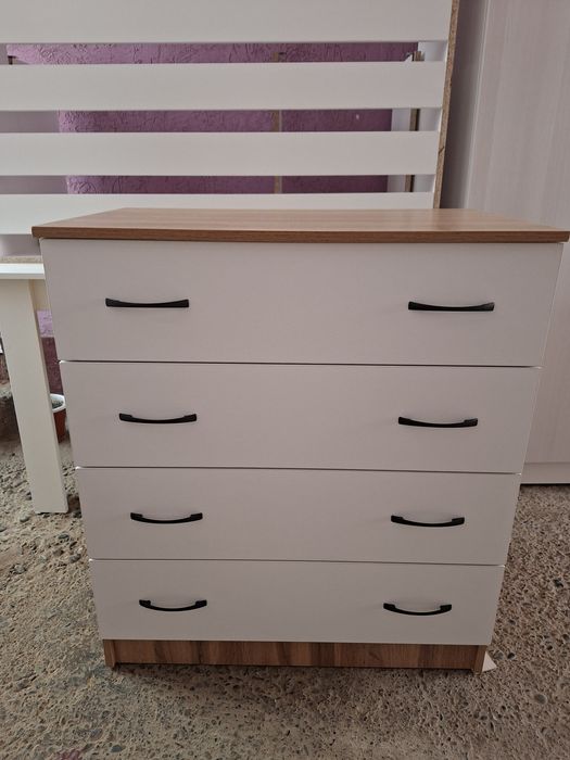 Комод новый, ламинат