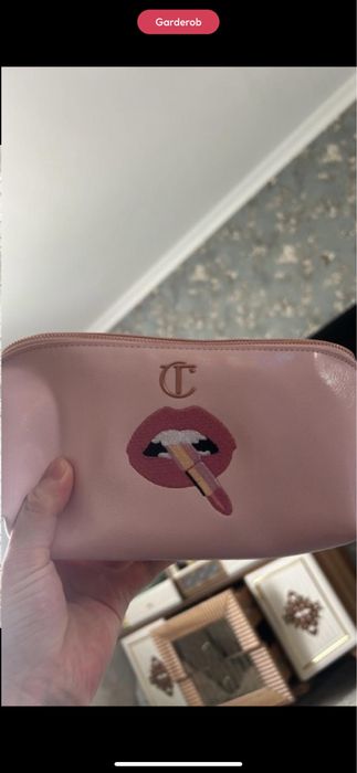 Косметичка Charlotte Tilbury