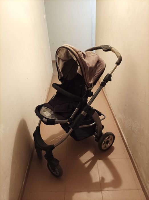 Продавам бебешка количка