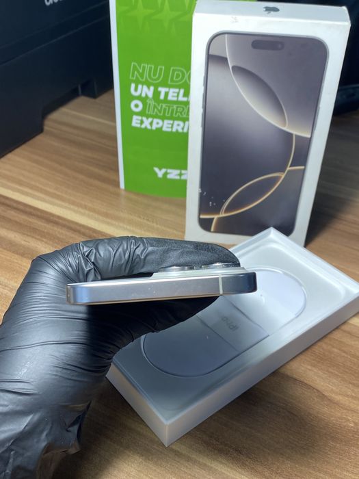 iPhone 16 Pro Max • 256 GB • Natural Titanium