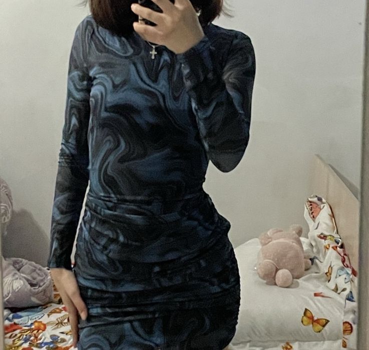Продам 2 платья б/у