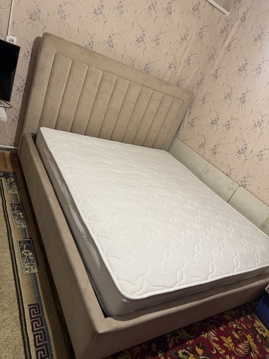 Кровать бу с матрасом