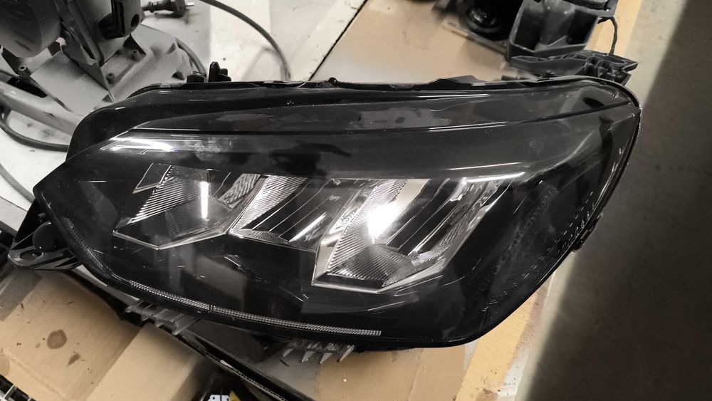 Фар ляв / десен за Пежо 208 / 2008 2022г Full Led