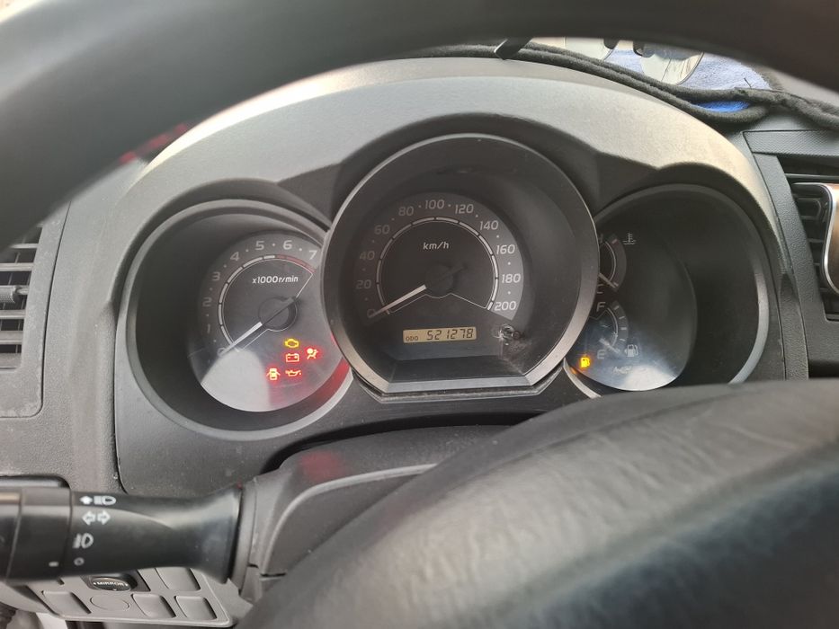 Продается TOYOTA HILUX 2008год в хорошем состоянии