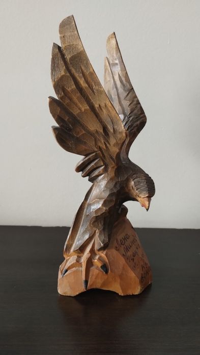 Много красива и реалистична дървена фигурка на орел. Винтидж.