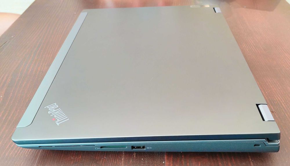 Core i7-13700HX/RTX Ada 1000 6GB/32GB RAM/1TB SSD/Lenovo P16 Gen 2