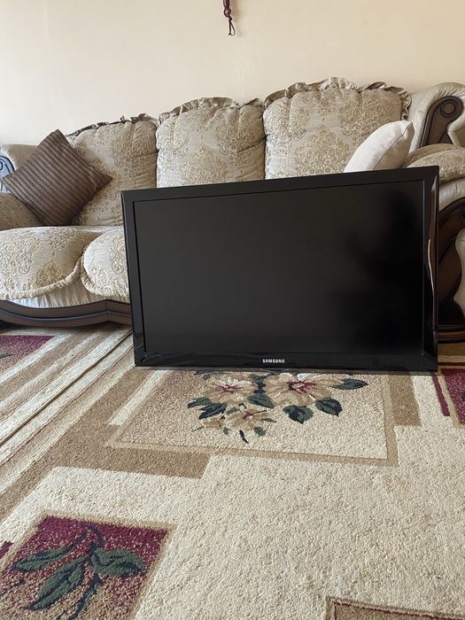 Продам телевизор SAMSUNG и кронштейн